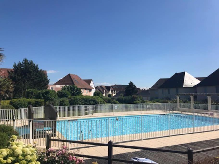 L'alouette Maison 4/5pers Piscine/mer Cabourg A Pied Holiday home
