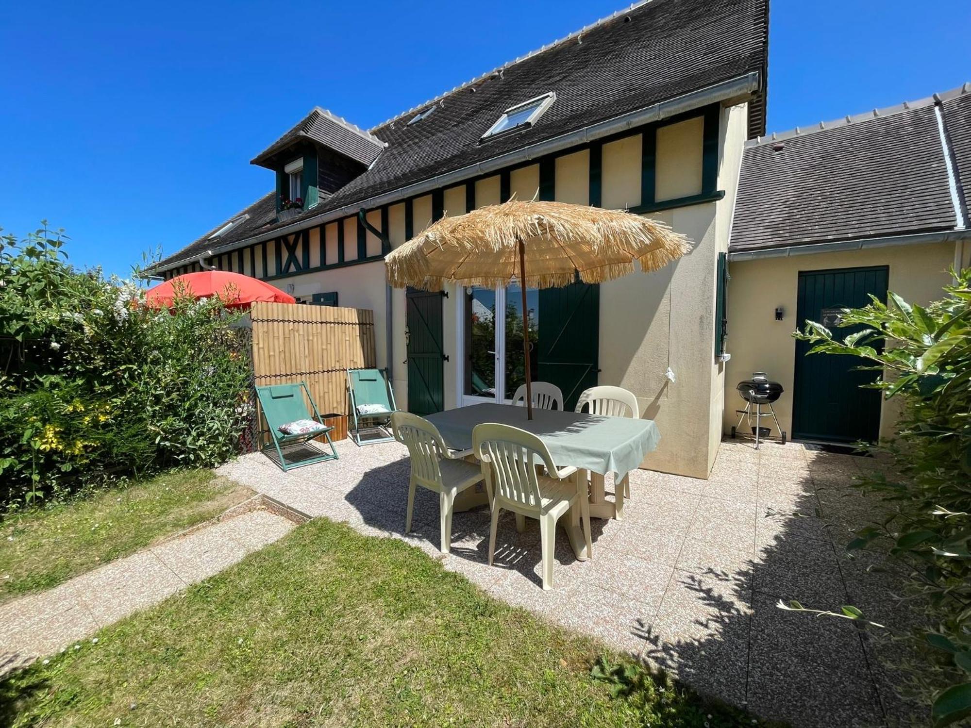 Holiday home L'alouette Maison 4/5pers Piscine/mer Cabourg A Pied *